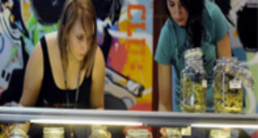Ontario fà primi passi per lanciare i negozi di marijuana