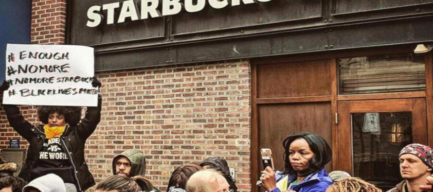 Starbucks: dopo l’incidente del 12 aprile il 29 aprile in 8,222 punti vendita americani ci sarà’ una chiusura pomeridiana per  partecipare ad un corso educativo antirazzista 
