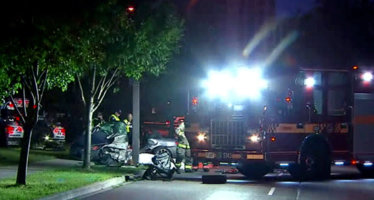 Man dead after vehicle slams into pole in North York